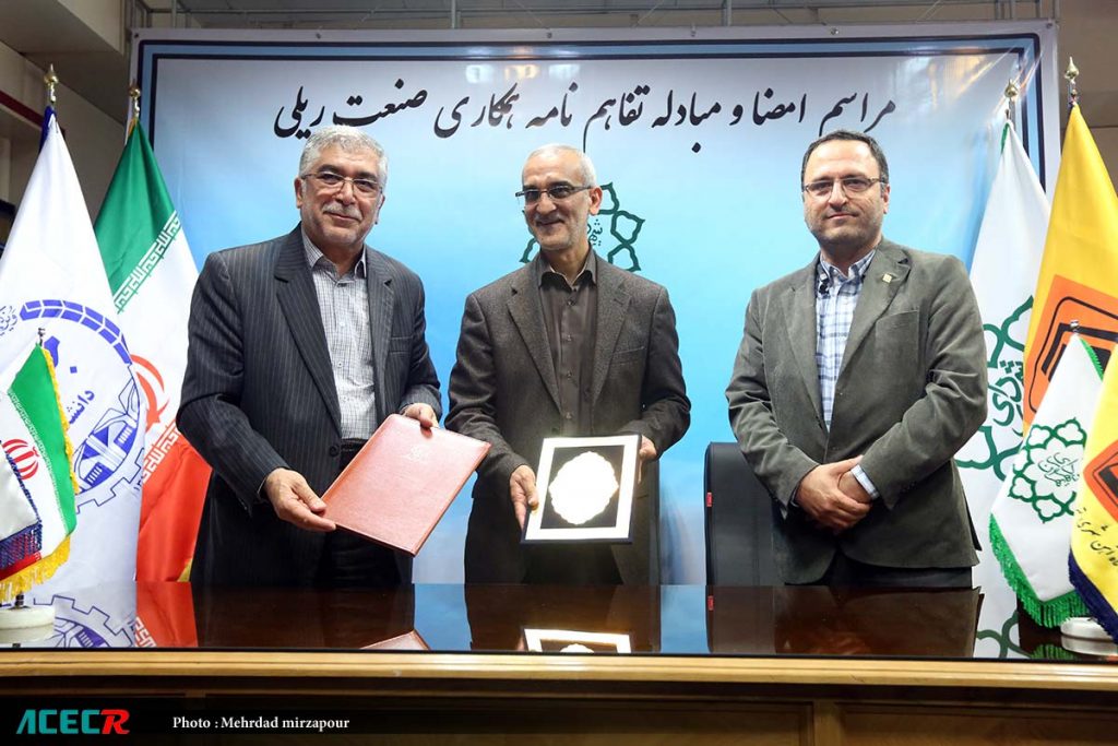گزارش مراسم امضای تفاهم نامه مترو و جهاد دانشگاهی