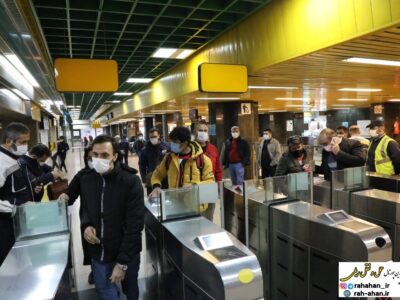 عدم رعایت مصوبات ستاد ملی مقابله با کرونا در ایام قرنطینه ابلاغی، باعث ازدحام مسافری در مترو شد