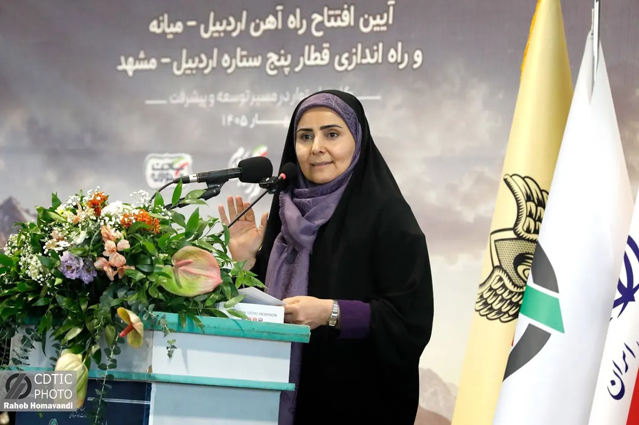 فرزانه صادق-وزیر راه و شهرسازی در مراسم افتتاح راه آهن اردبیل-میانه