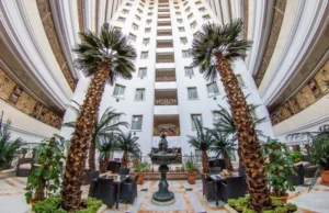 شگفتی‌های اقامت در هتل قصر طلایی مشهد