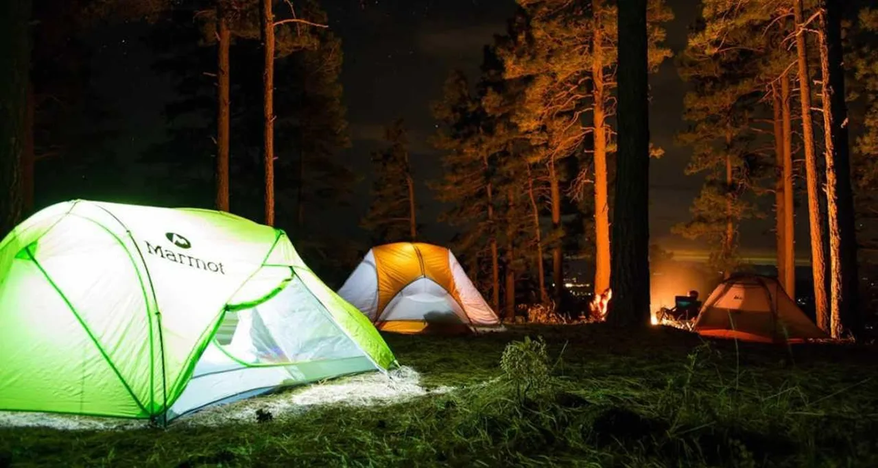 ۵ تا از بهترین مقاصد برای کمپینگ و شب‌مانی در طبیعت در فصل سرما